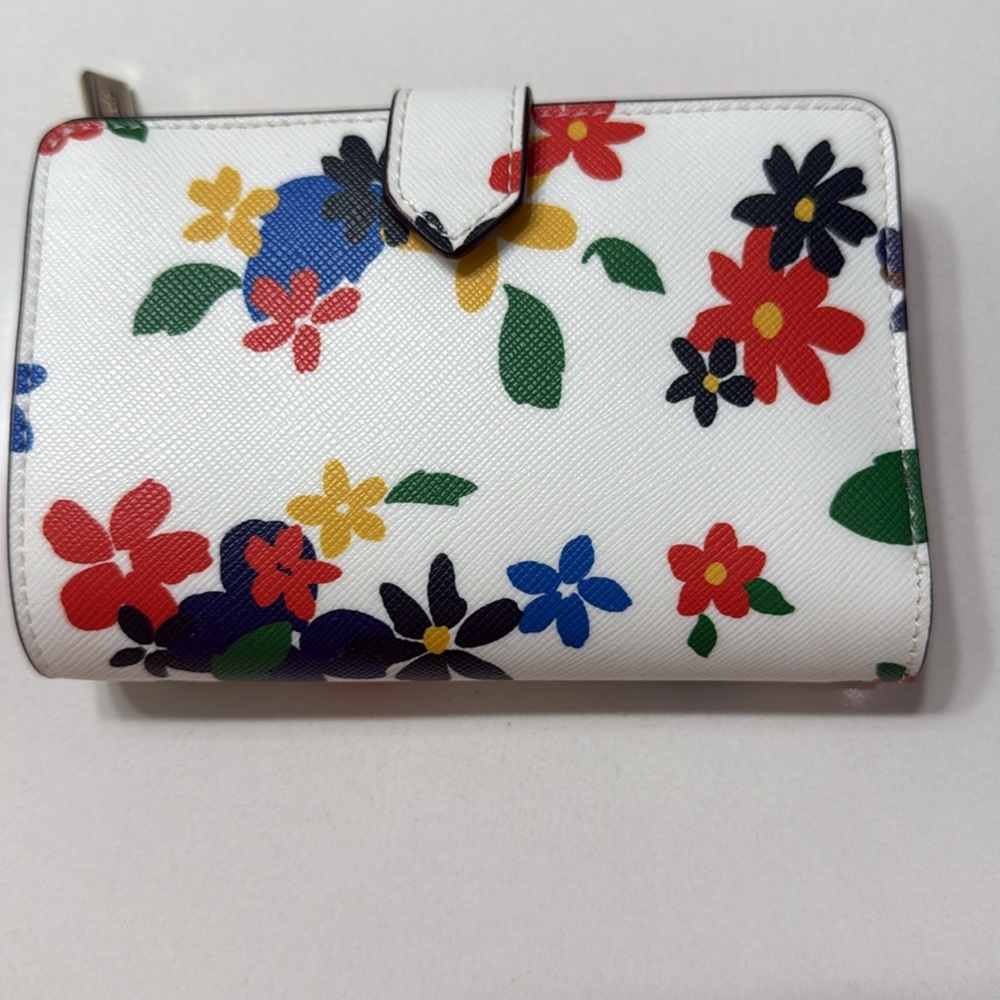 Kate Spade white Floral Wallet - Picture 2 of 7